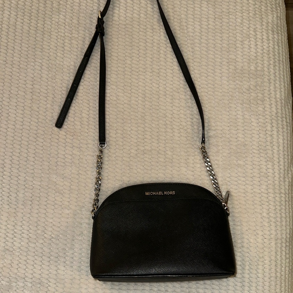 Michael Kors Women’s Black Leather Purse - MD Dome Crossbody Jet Set